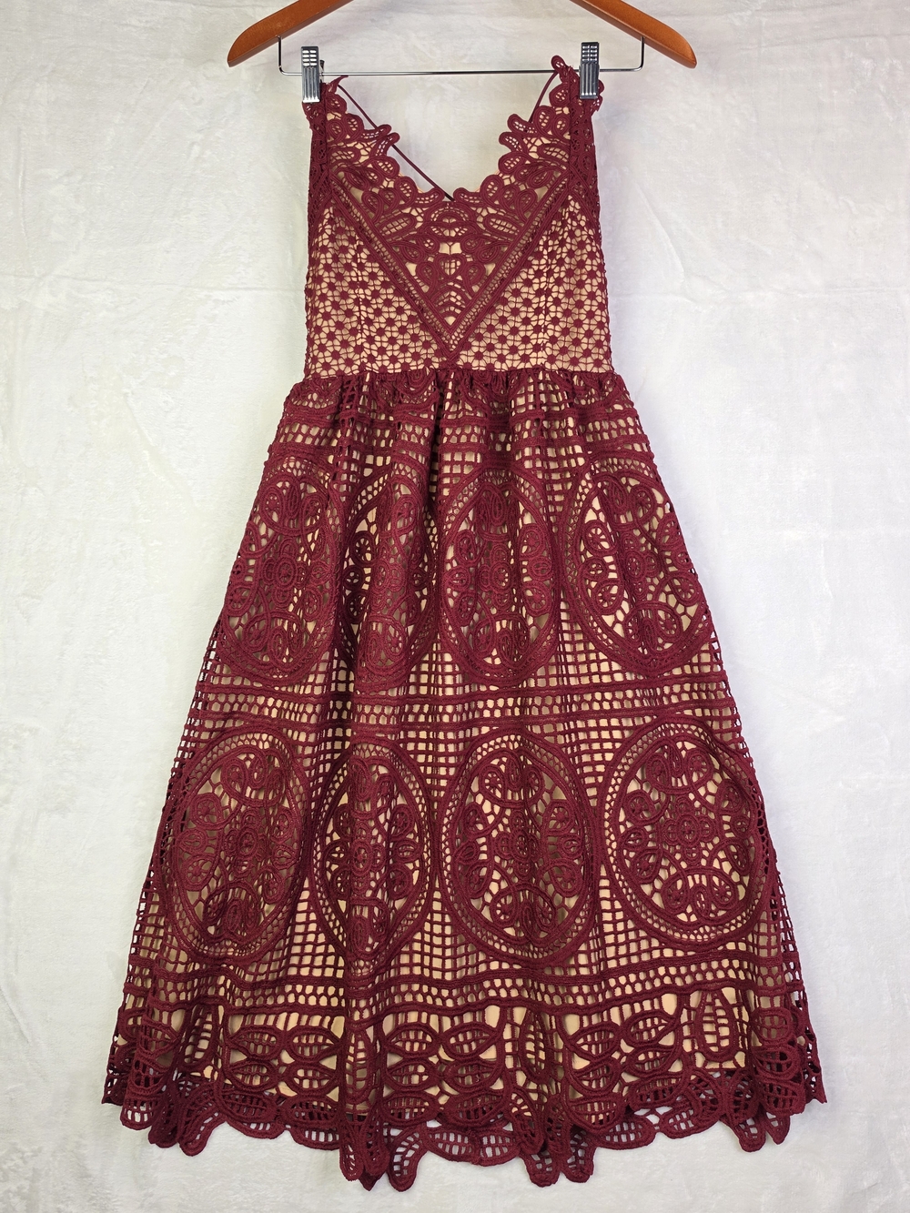 Two Sisters‎ The Label Mendoza Midi Dress Womens XS/2 Maroon/Red Lace